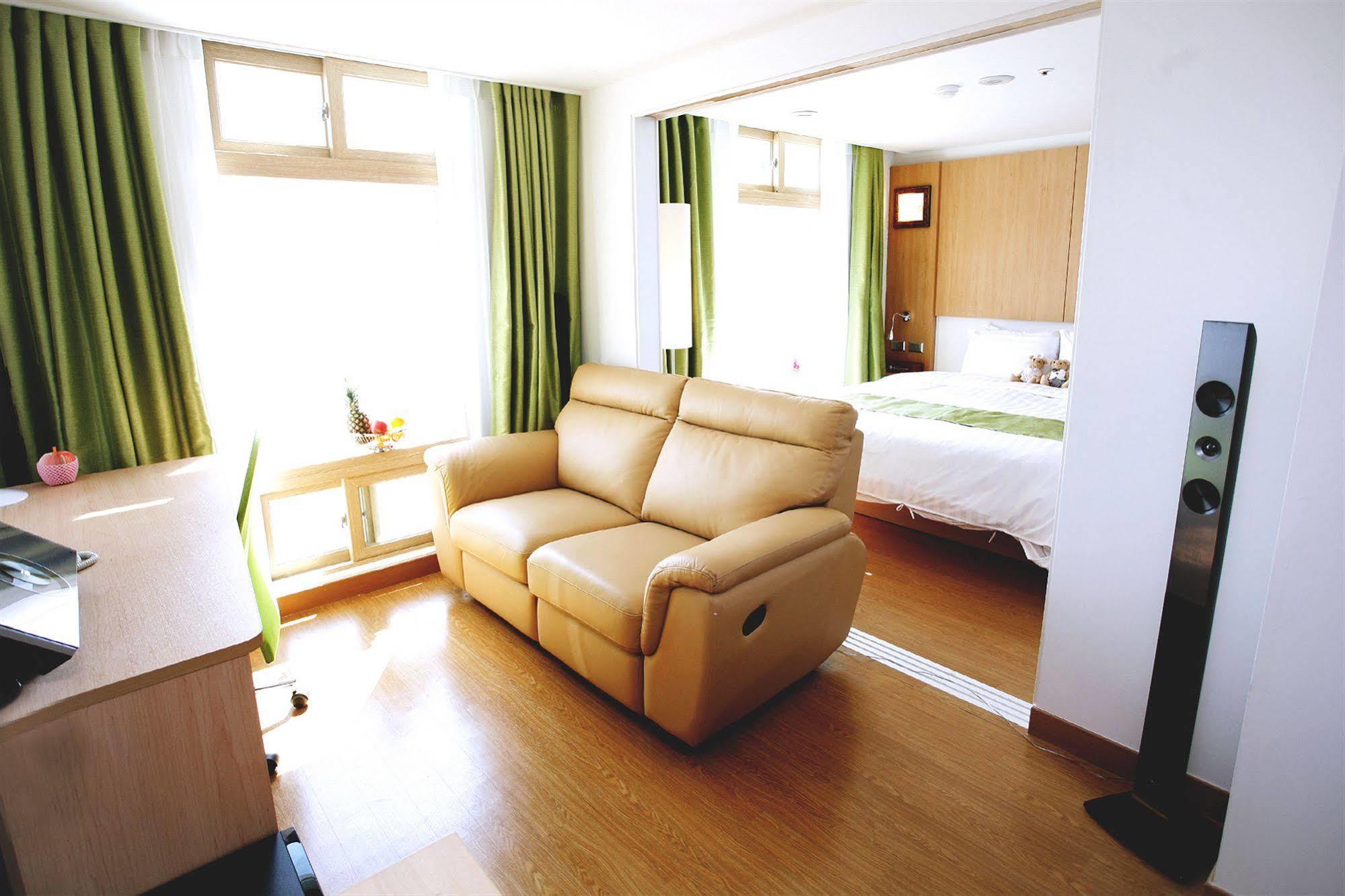 Gunsan Apple Tree Hotel Ngoại thất bức ảnh