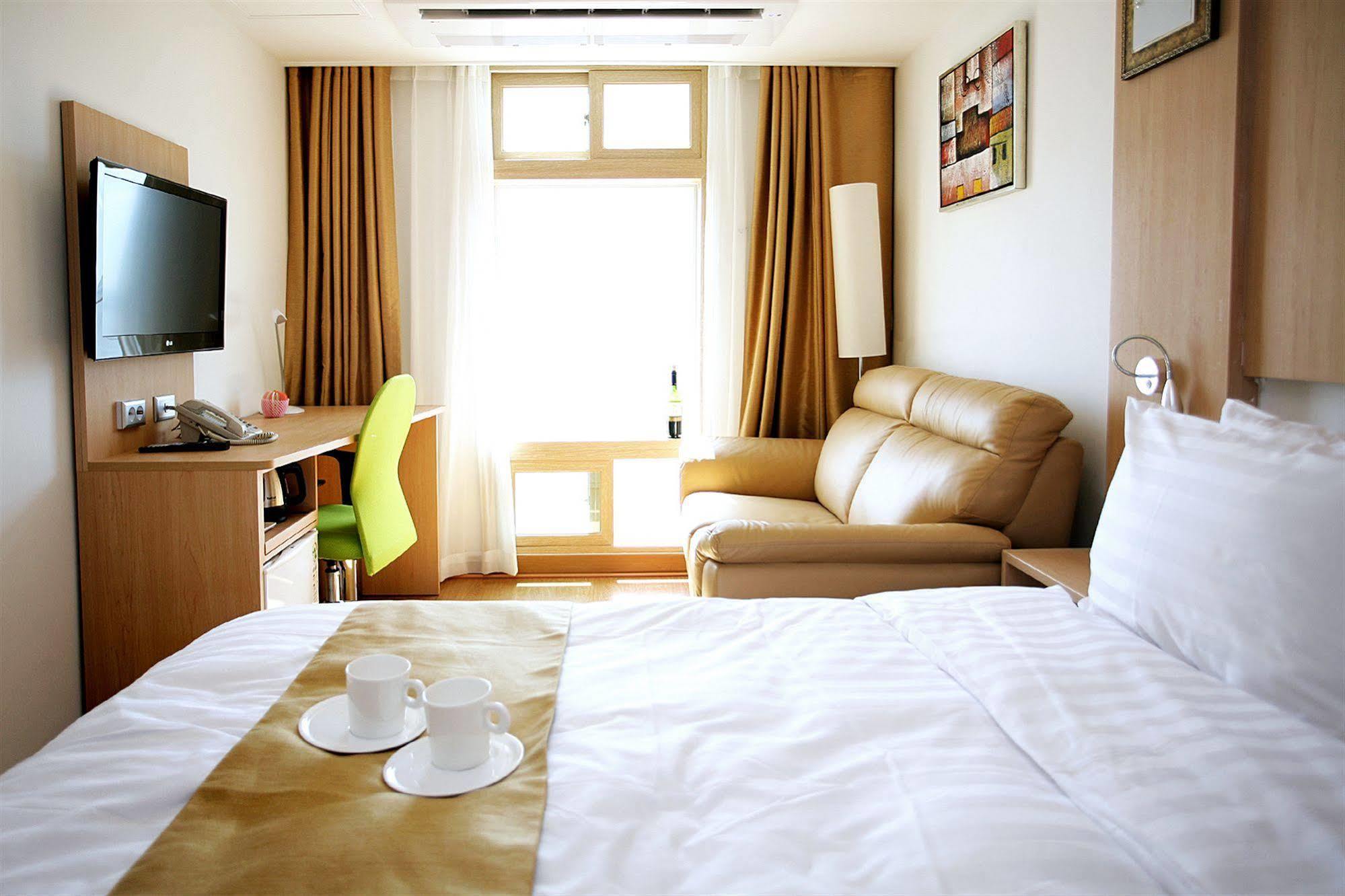 Gunsan Apple Tree Hotel Ngoại thất bức ảnh